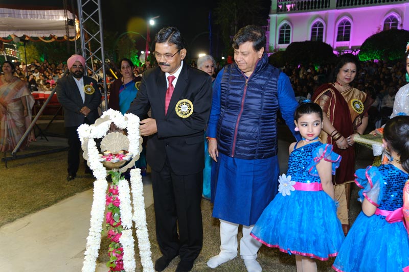 Lighting of the Lamp